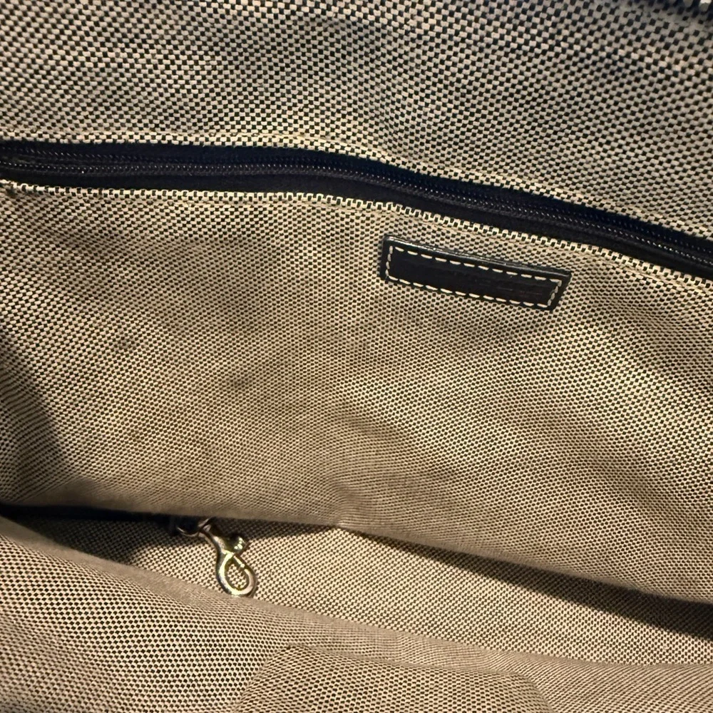 Dooney & Bourke Large Donegal Crest Logo Dome Satchel Bag Brown Tan Wristlet